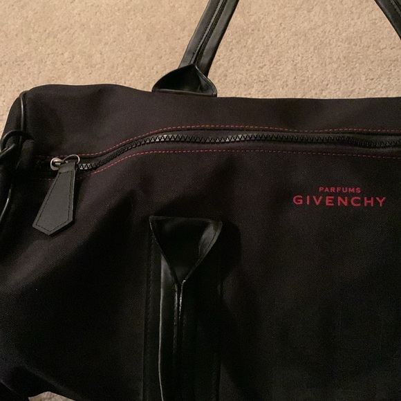 Givenchy Parfums Black Barrel Unisex Duffle Bag - New With Tags - Picture 15 of 17